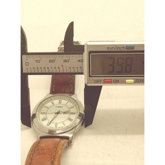 Timex Indiglo Bank Street Men’s Watch Brown Leather Band Roman Numerals Day Date - Picture 5 of 7